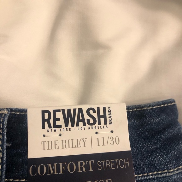 Blue jean cut off shorts - Picture 3 of 3